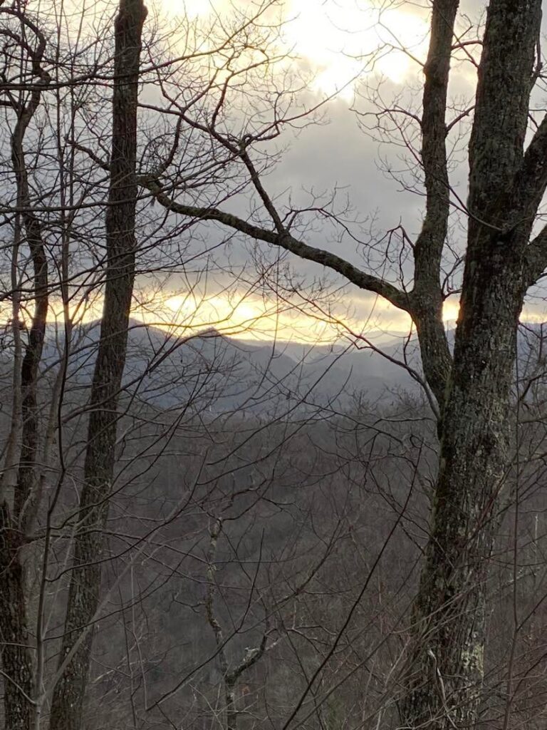 A view of the Smokey Mountains as the sun rises